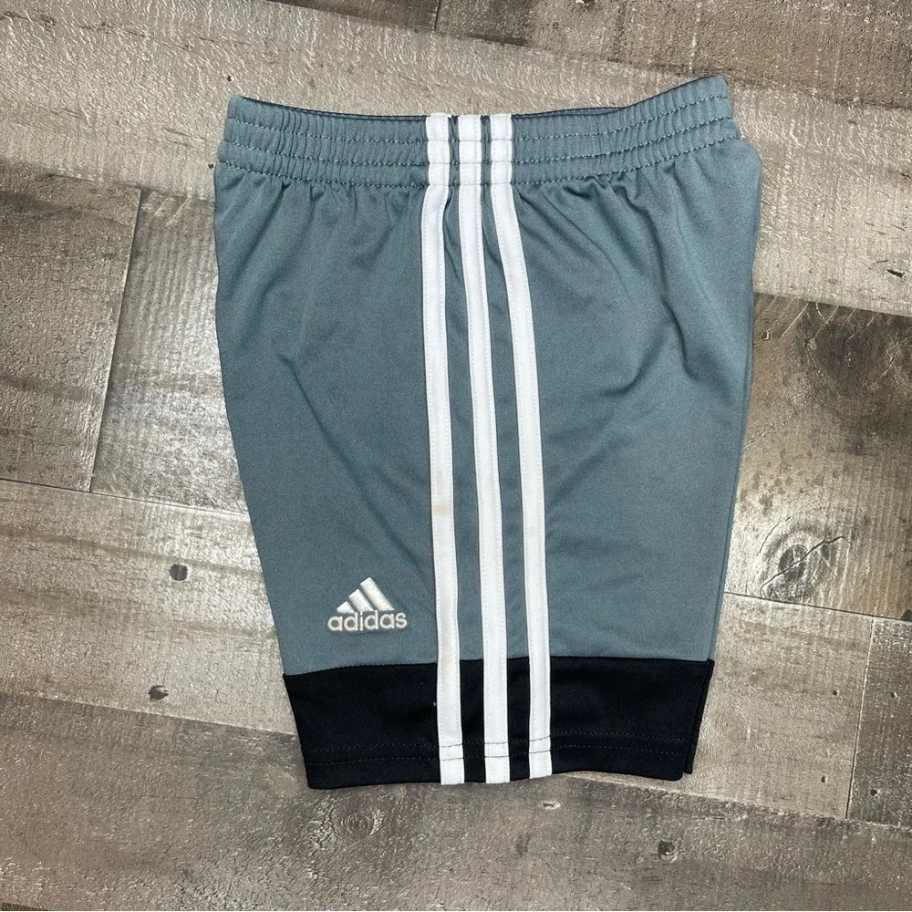 Adidas Boys Active Short size 4